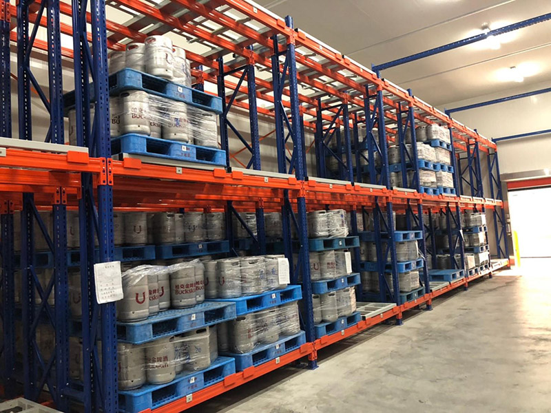 塑料托盘工厂仓库上货架使用